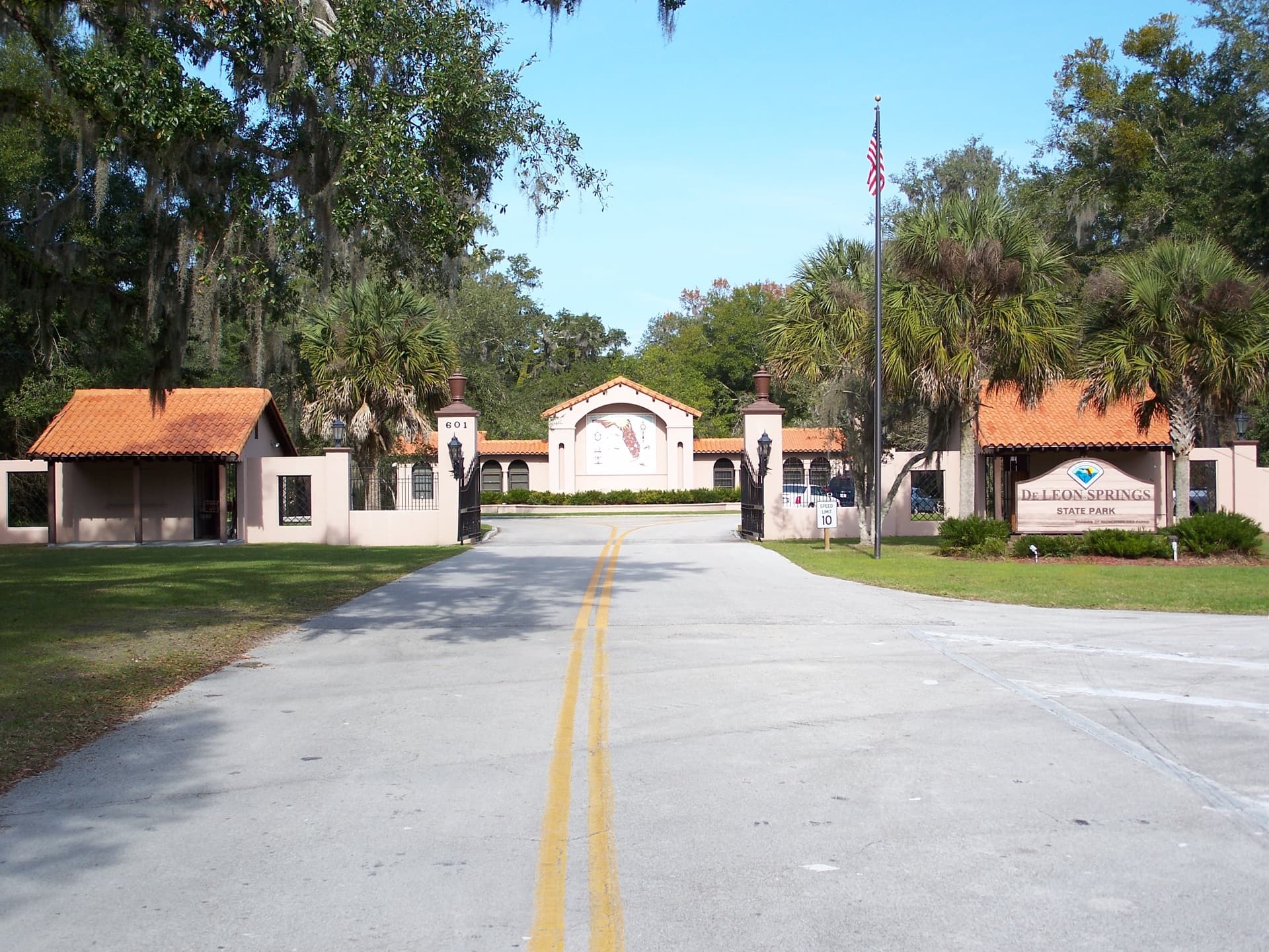 Entrance to De Leon Springs State Park, De Leon Springs, Florida